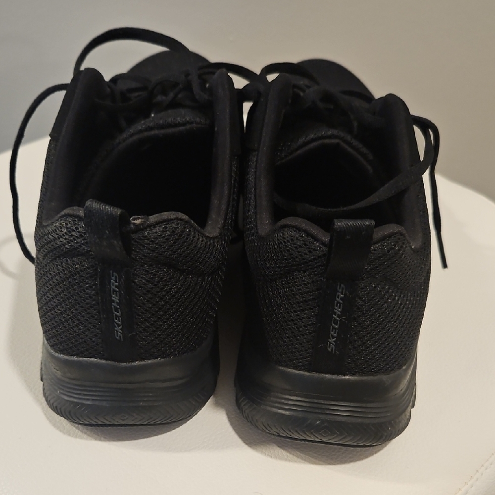 Skechers Black Sneakers with Breathable Knit Upper and Lightweight Sole - Picture 4 of 6